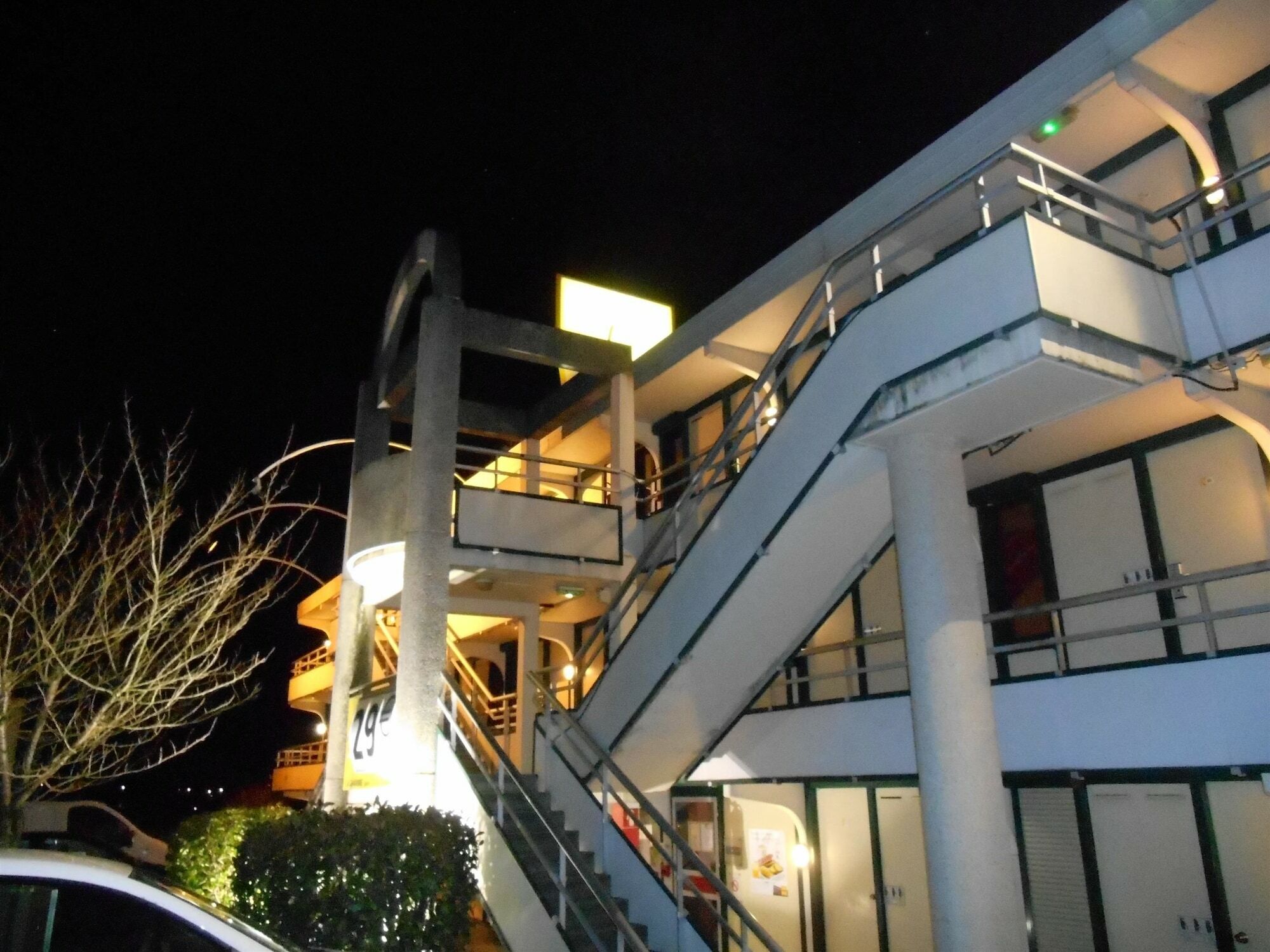 Premiere Classe Montlucon Saint Victor Bagian luar foto